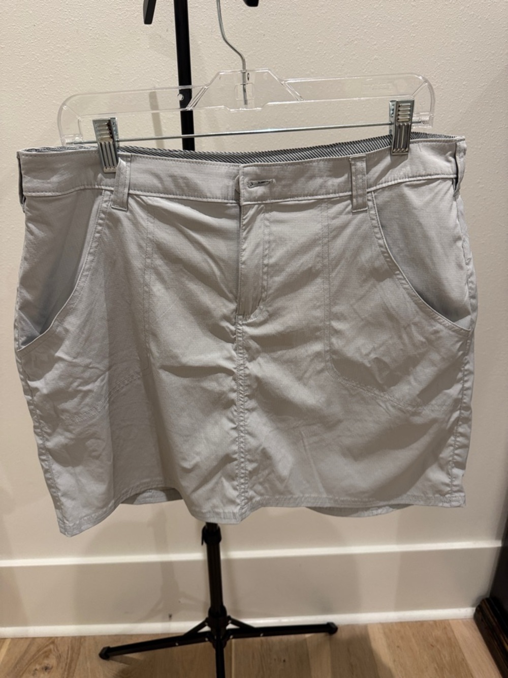 Bass Pro Shops Light Gray Skirt with Striped Waistband